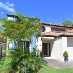 10/2 Barnstaple Street, TORQUAY, QLD 4655 AUS