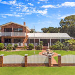 618 Esplanade, URANGAN, QLD 4655 AUS