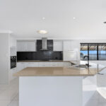 90 Esplanade, POINT VERNON, QLD 4655 AUS