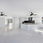 90 Esplanade, POINT VERNON, QLD 4655 AUS