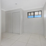 90 Esplanade, POINT VERNON, QLD 4655 AUS