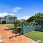 185 Esplanade, POINT VERNON, QLD 4655 AUS