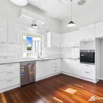 185 Esplanade, POINT VERNON, QLD 4655 AUS