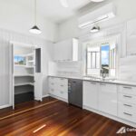 185 Esplanade, POINT VERNON, QLD 4655 AUS