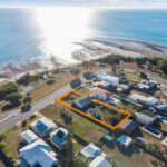 87 Esplanade, POINT VERNON, QLD 4655 AUS