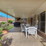 8 Woodland Close, TORQUAY, QLD 4655 AUS