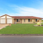 1 Kestrel Court, ELI WATERS, QLD 4655 AUS