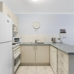 10/386 Esplanade, TORQUAY, QLD 4655 AUS