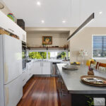 14 Mant Street, POINT VERNON, QLD 4655 AUS