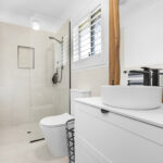 27 Vicki Parade, TORQUAY, QLD 4655 AUS