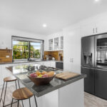 27 Vicki Parade, TORQUAY, QLD 4655 AUS