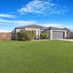 44 Lady Penrhyn Drive, ELI WATERS, QLD 4655 AUS