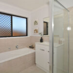 2/17 Eli Court, KAWUNGAN, QLD 4655 AUS