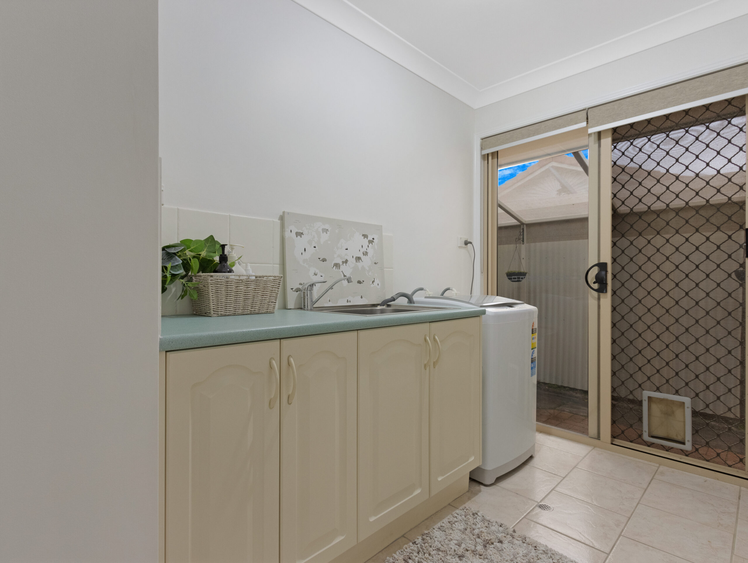 5 Pohlmann Court, SCARNESS, QLD 4655 AUS