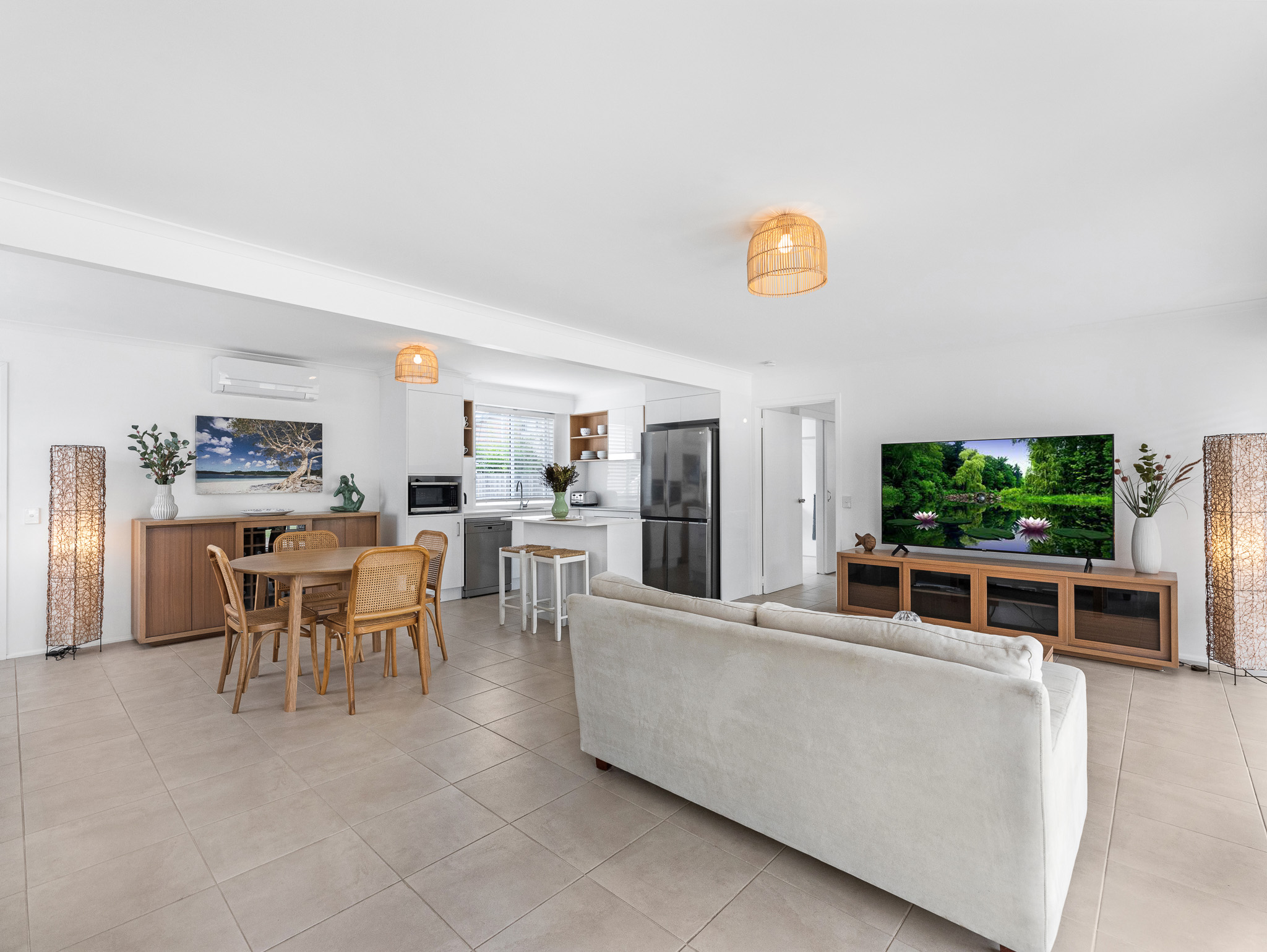 596 Esplanade, HERVEY BAY DC, QLD 4655 AUS