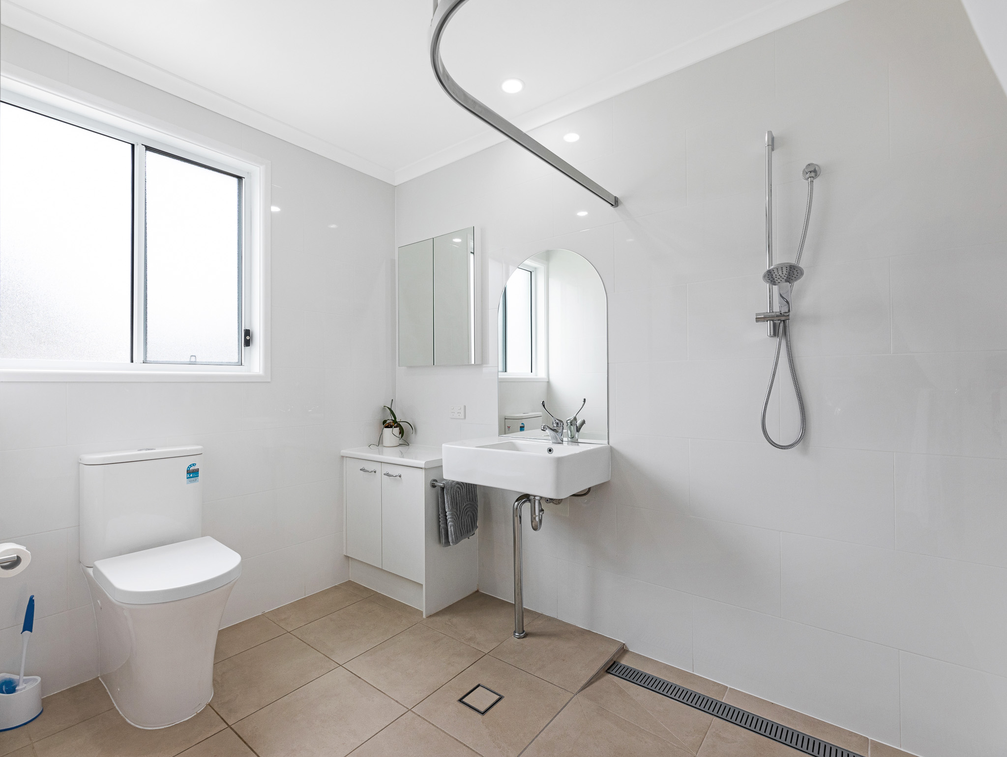 596 Esplanade, HERVEY BAY DC, QLD 4655 AUS