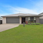 11 Sailaway Circuit, ELI WATERS, QLD 4655 AUS