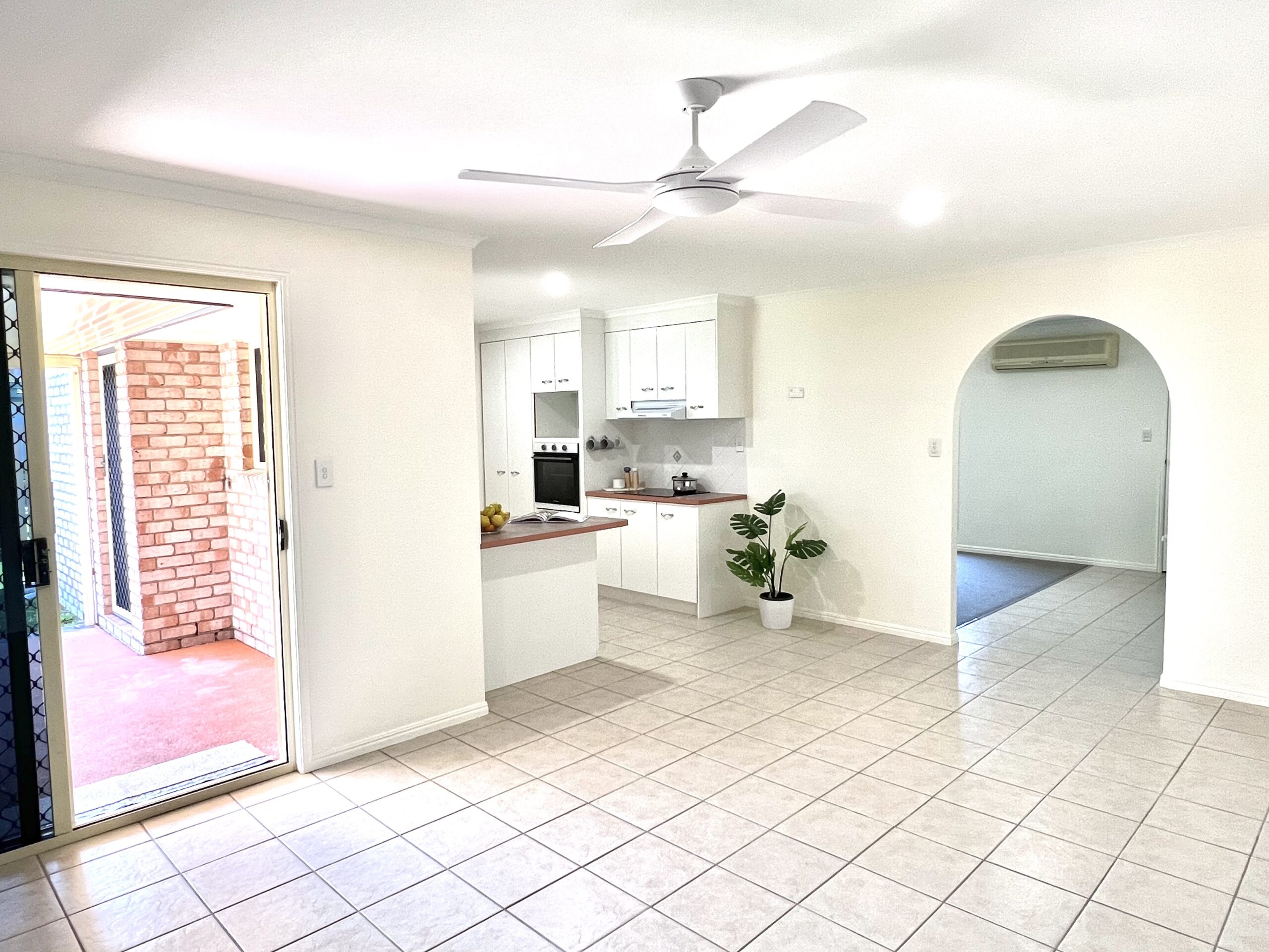 14 Sharyn Court, POINT VERNON, QLD 4655 AUS