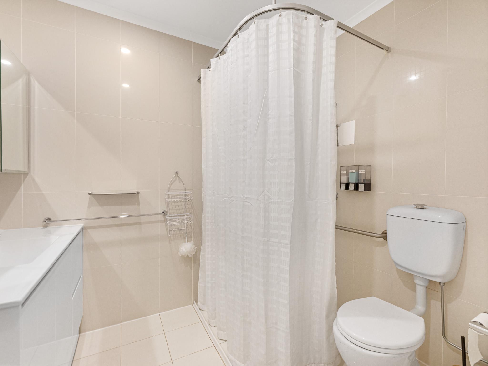 103/350 Esplanade, SCARNESS, QLD 4655 AUS