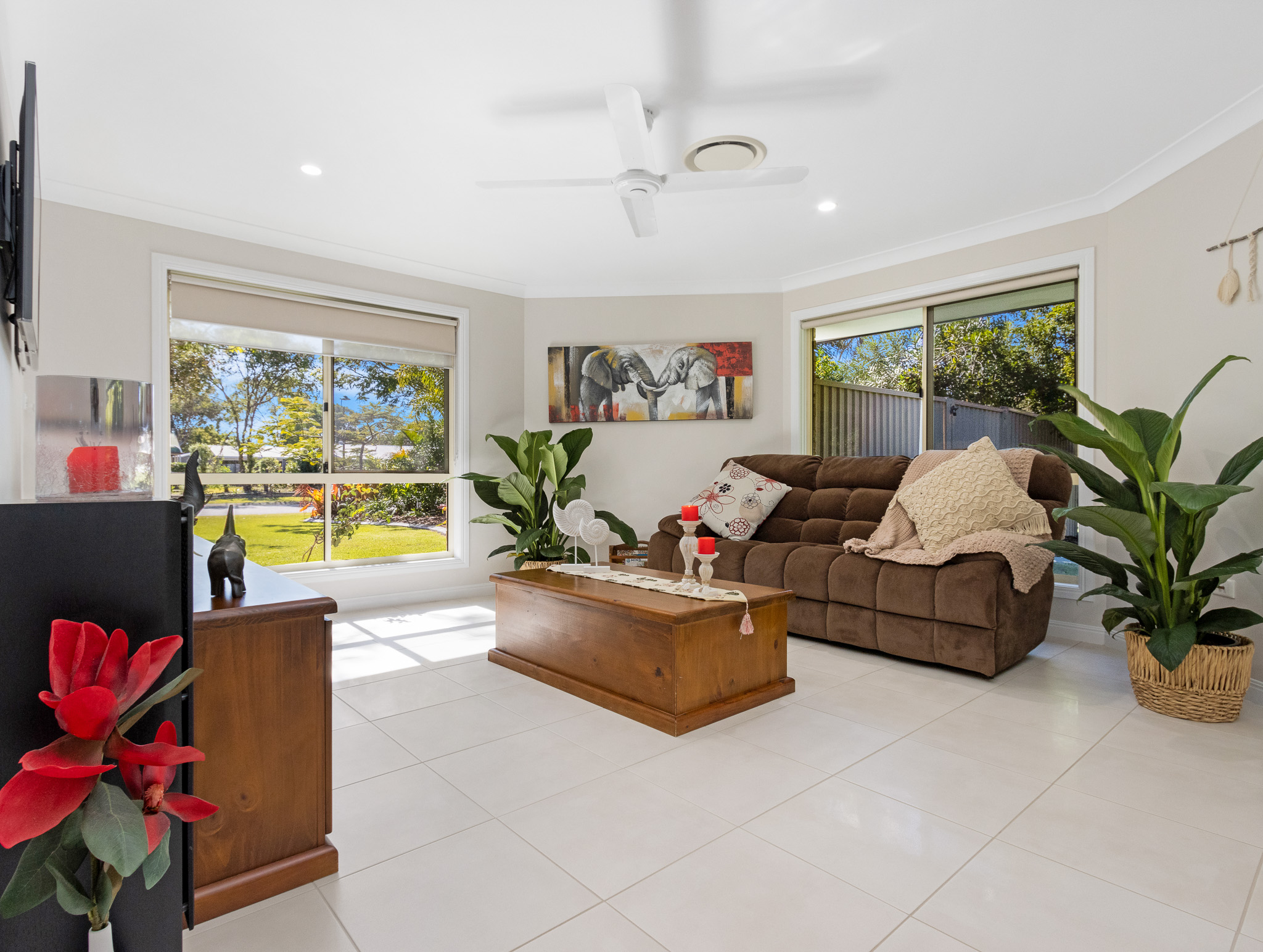 6 Rosewood Avenue, WONDUNNA, QLD 4655 AUS