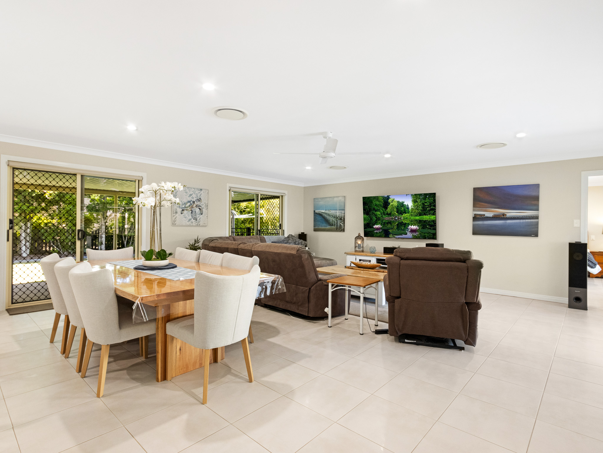 6 Rosewood Avenue, WONDUNNA, QLD 4655 AUS