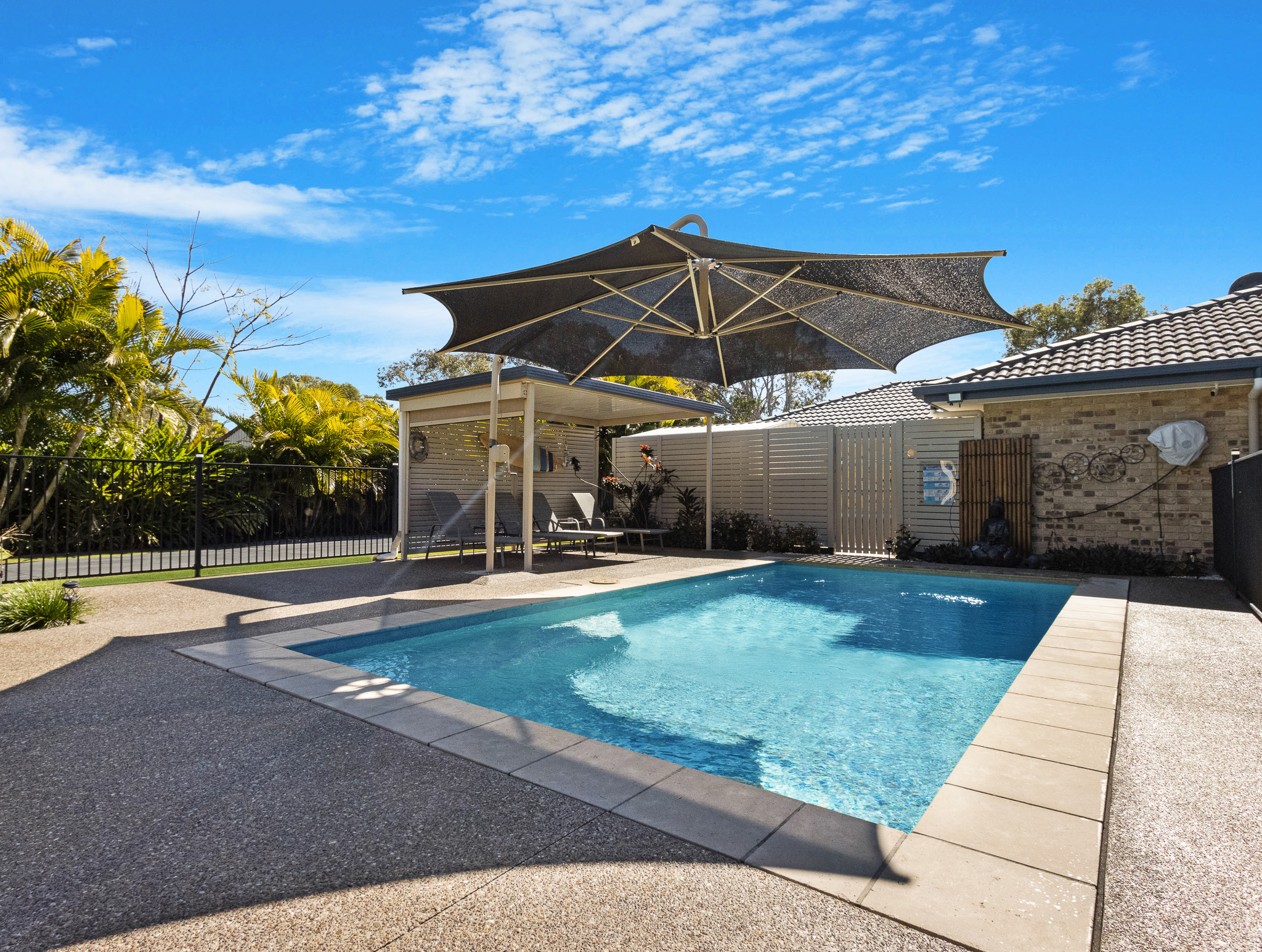 6 Rosewood Avenue, WONDUNNA, QLD 4655 AUS