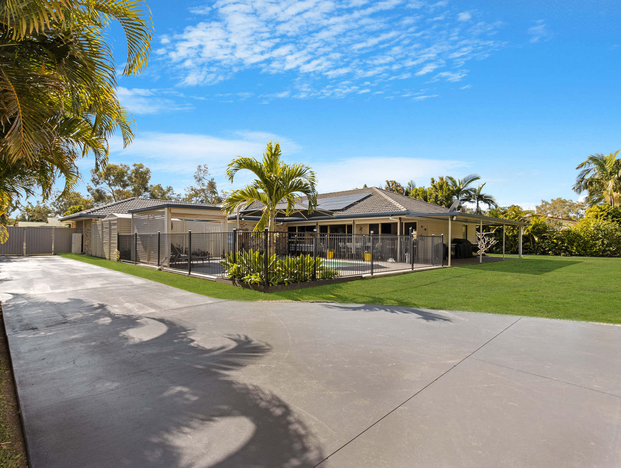 6 Rosewood Avenue, WONDUNNA, QLD 4655 AUS