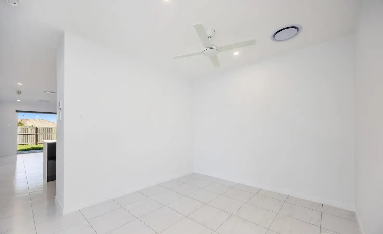 1/30 Lady Elliot Crescent, ELI WATERS, QLD 4655 AUS