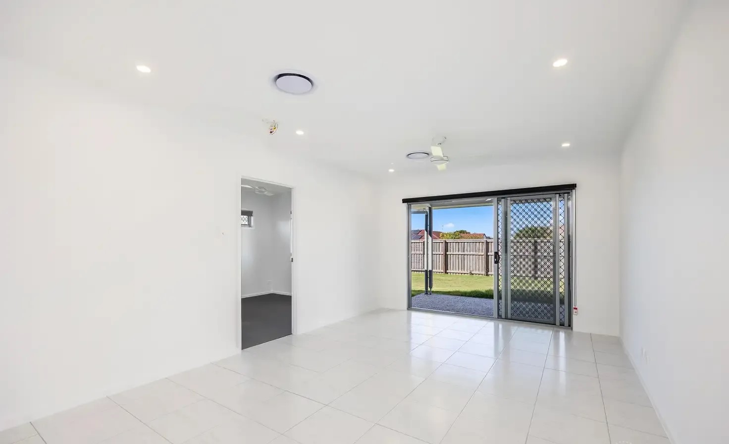 1/30 Lady Elliot Crescent, ELI WATERS, QLD 4655 AUS