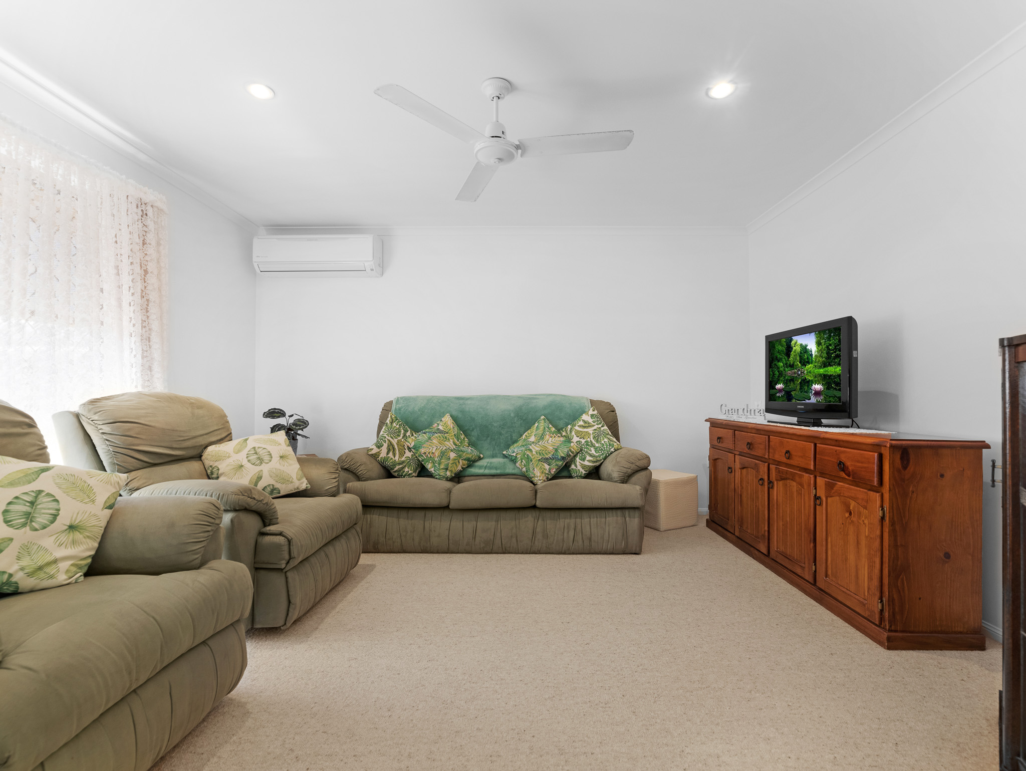 79 Honeysuckle Avenue, KAWUNGAN, QLD 4655 AUS