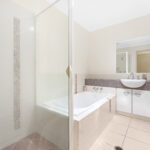 5a Kinross Court, KAWUNGAN, QLD 4655 AUS