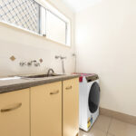 5a Kinross Court, KAWUNGAN, QLD 4655 AUS