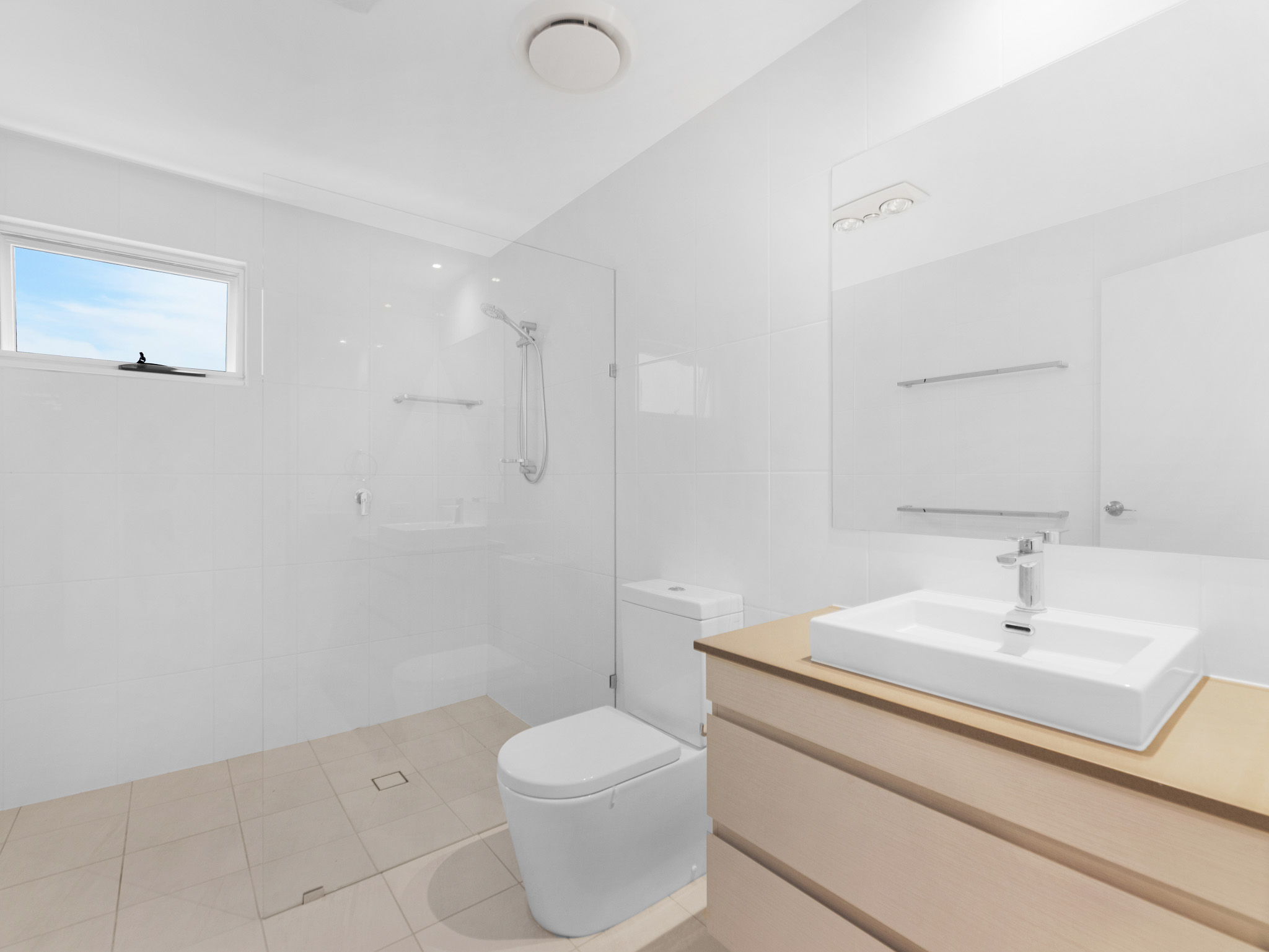 2/1 Latitude Blvde, NIKENBAH, QLD 4655 AUS