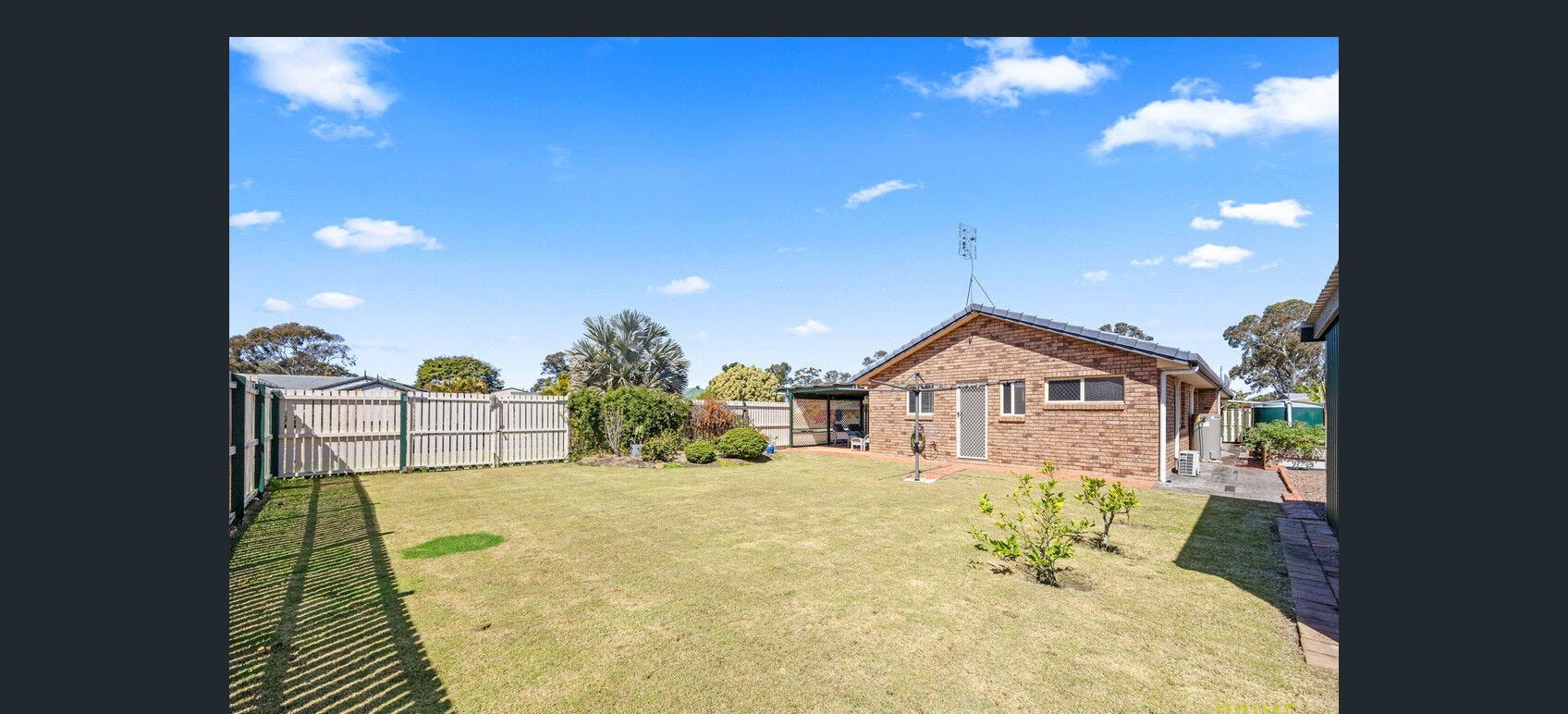 2 Bowerbird Avenue, ELI WATERS, QLD 4655 AUS