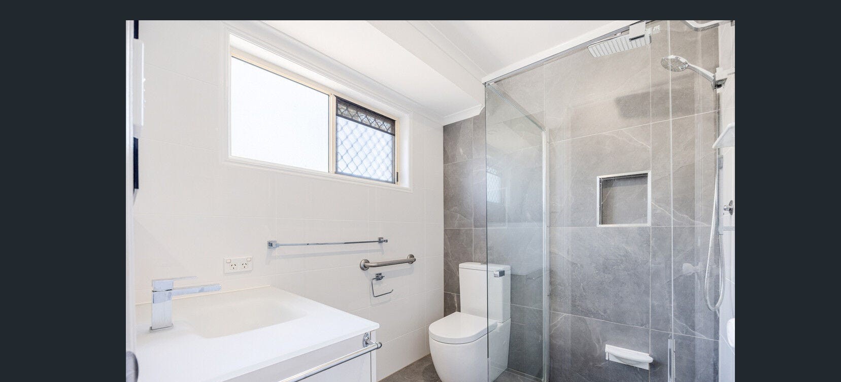 2 Bowerbird Avenue, ELI WATERS, QLD 4655 AUS