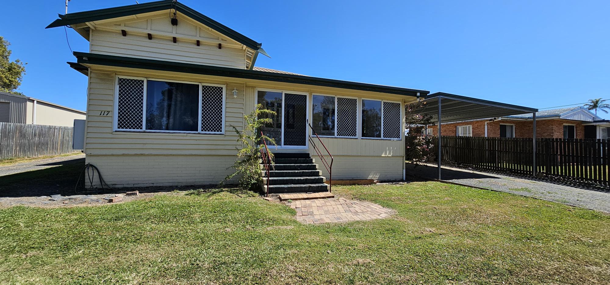 117a Esplanade, POINT VERNON, QLD 4655 AUS