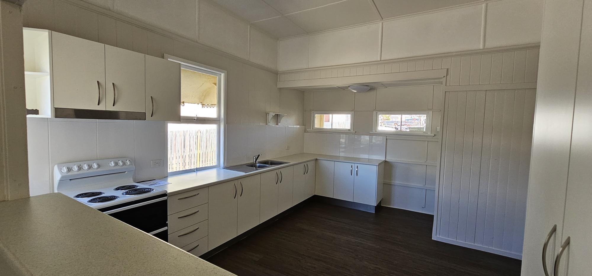 117a Esplanade, POINT VERNON, QLD 4655 AUS