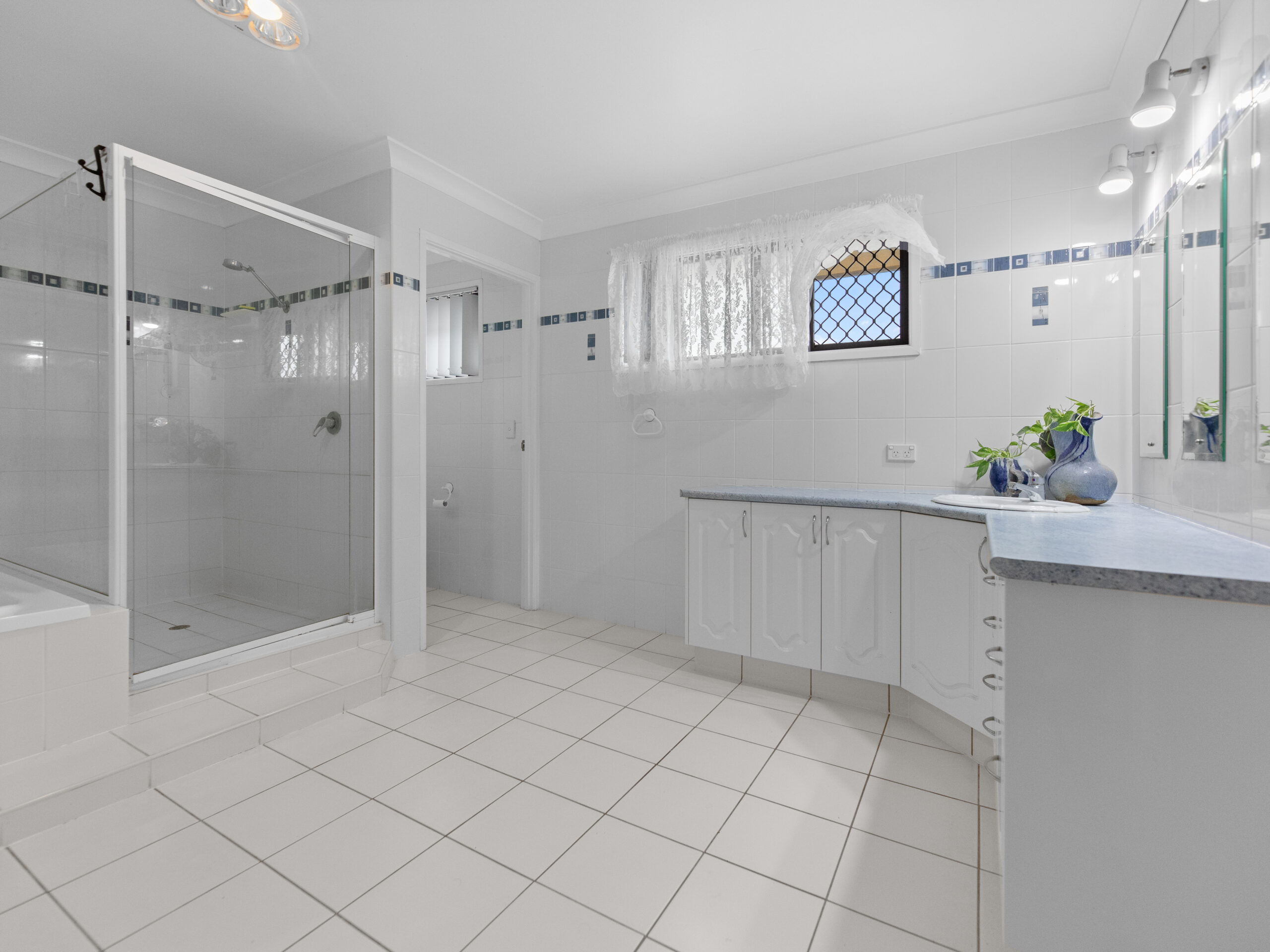 8/373 Esplanade, SCARNESS, QLD 4655 AUS