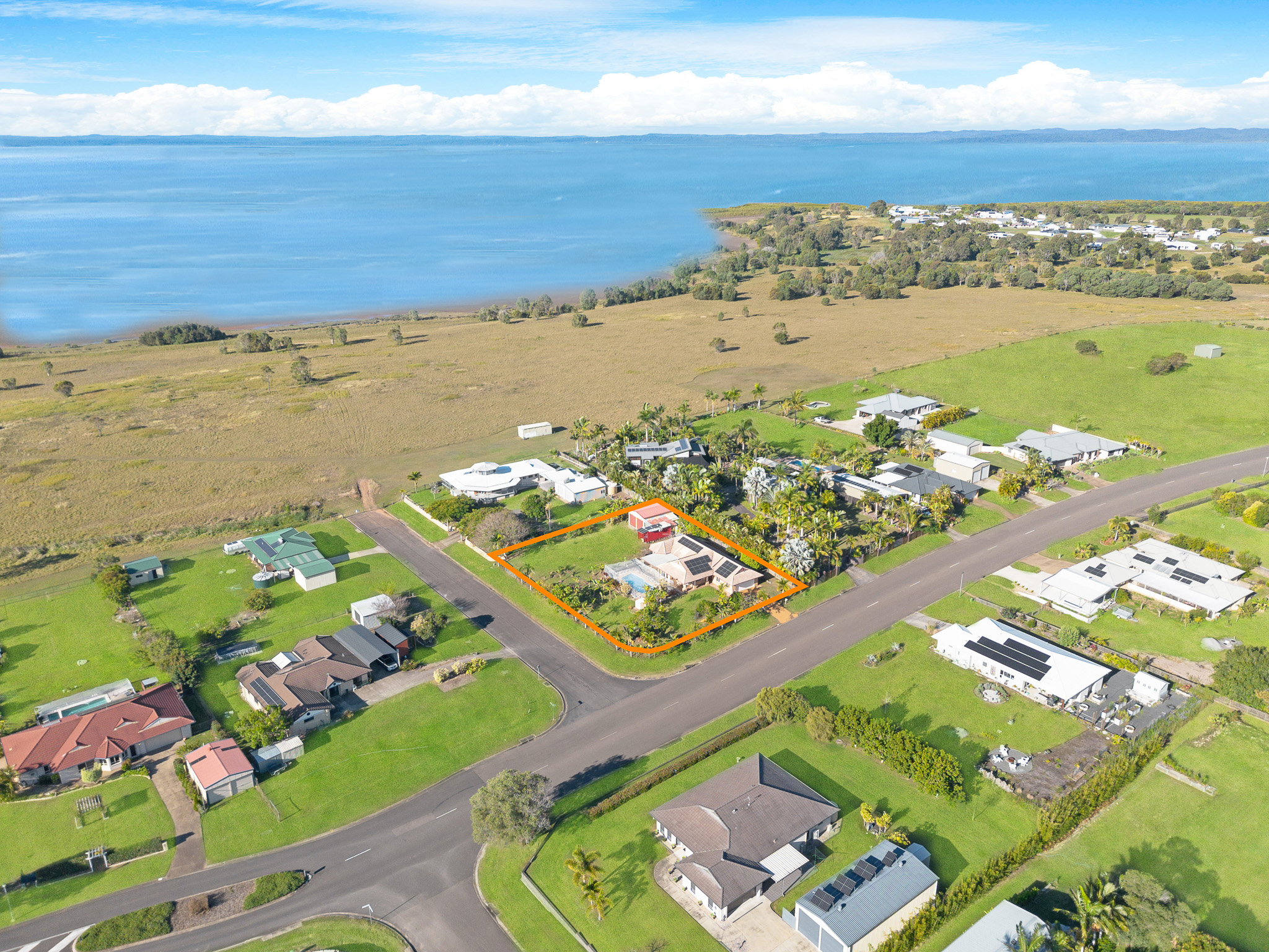 129-131 Cove Boulevard, RIVER HEADS, QLD 4655 AUS