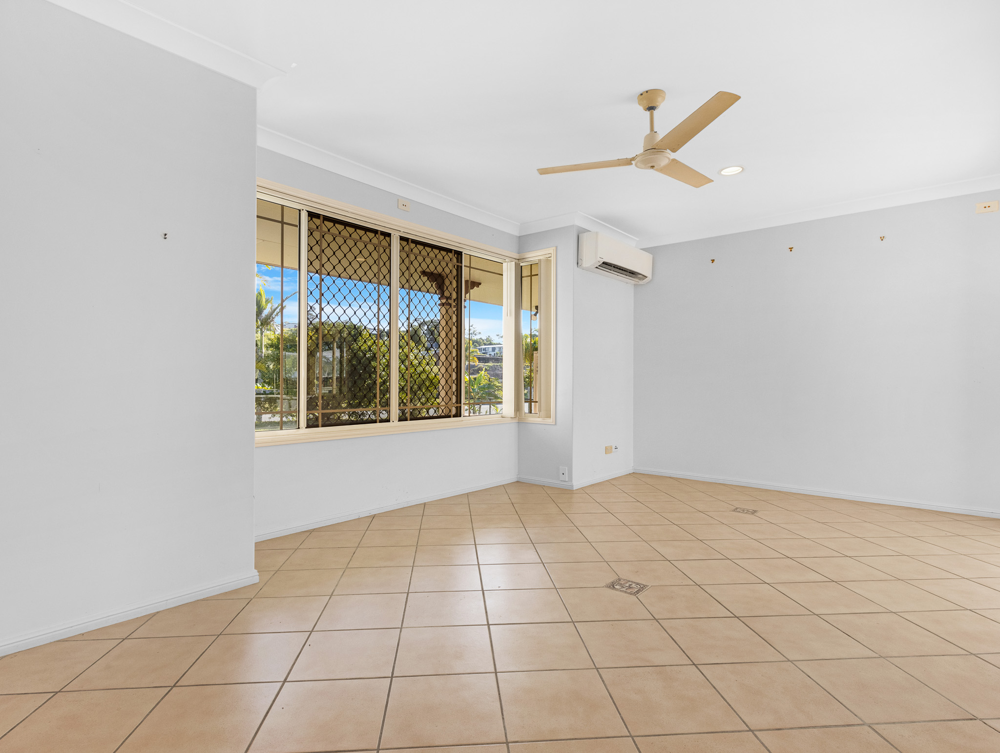 129-131 Cove Boulevard, RIVER HEADS, QLD 4655 AUS