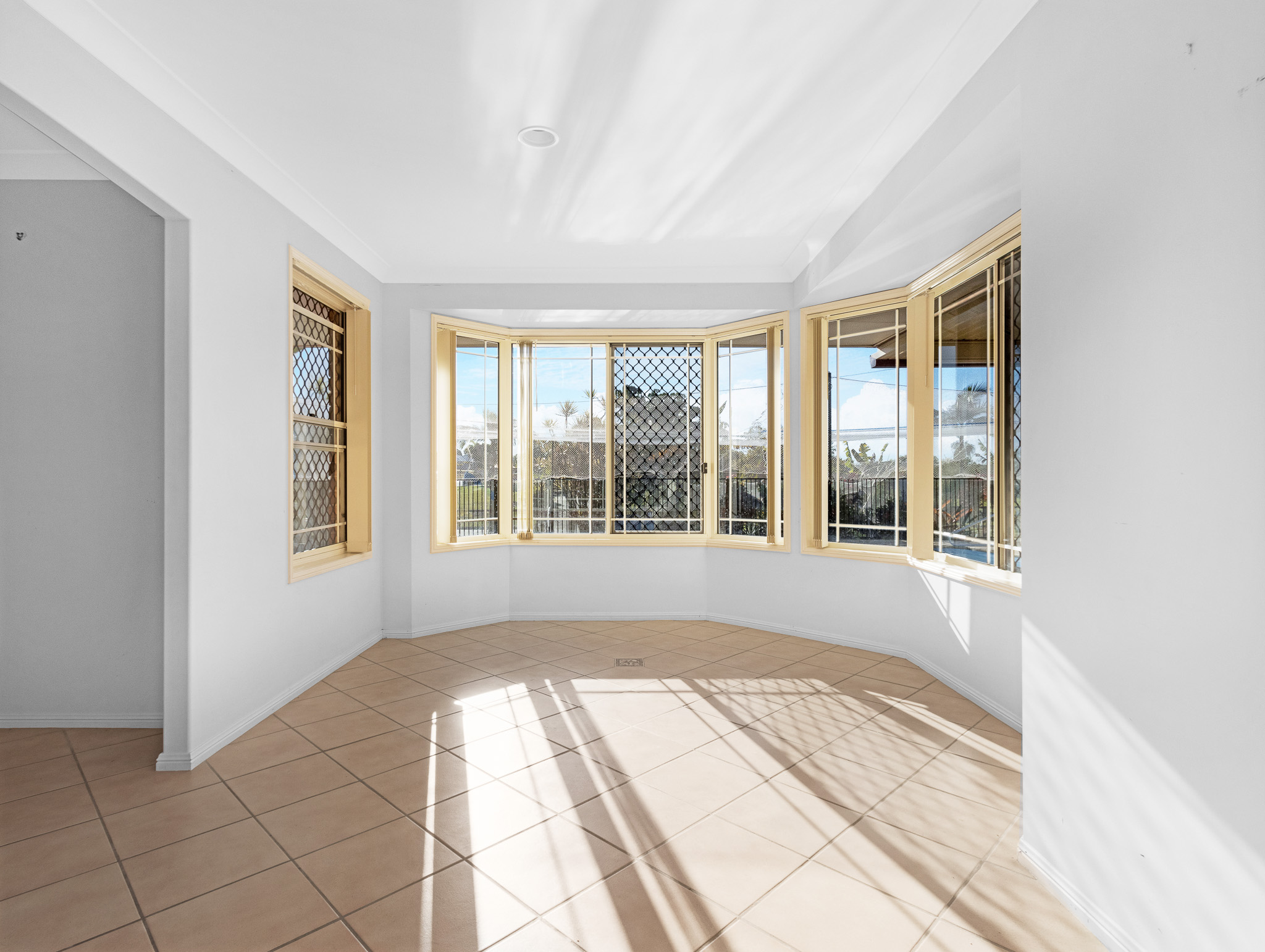 129-131 Cove Boulevard, RIVER HEADS, QLD 4655 AUS