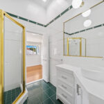 185 Esplanade, POINT VERNON, QLD 4655 AUS