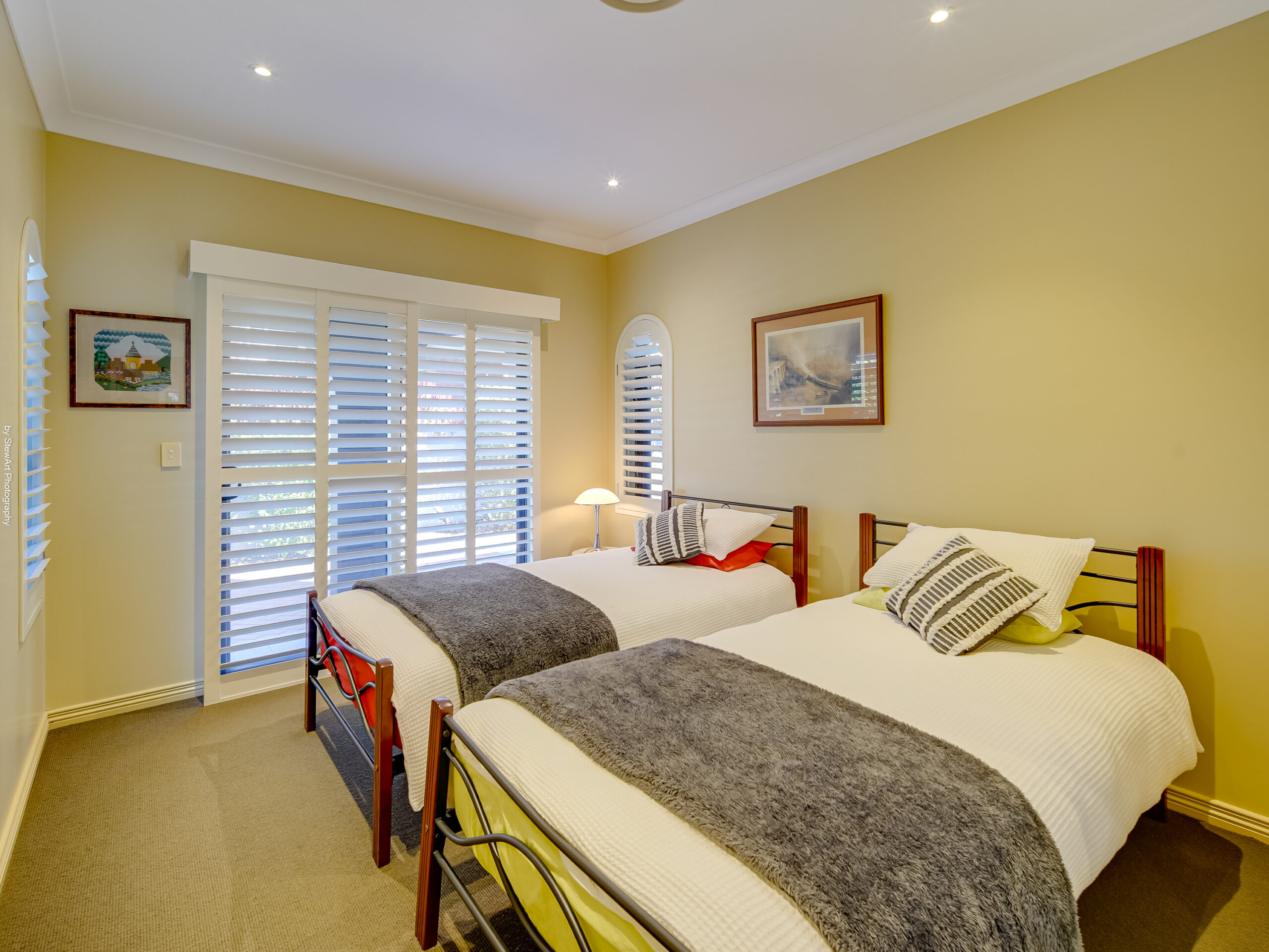 189 Esplanade, POINT VERNON, QLD 4655 AUS