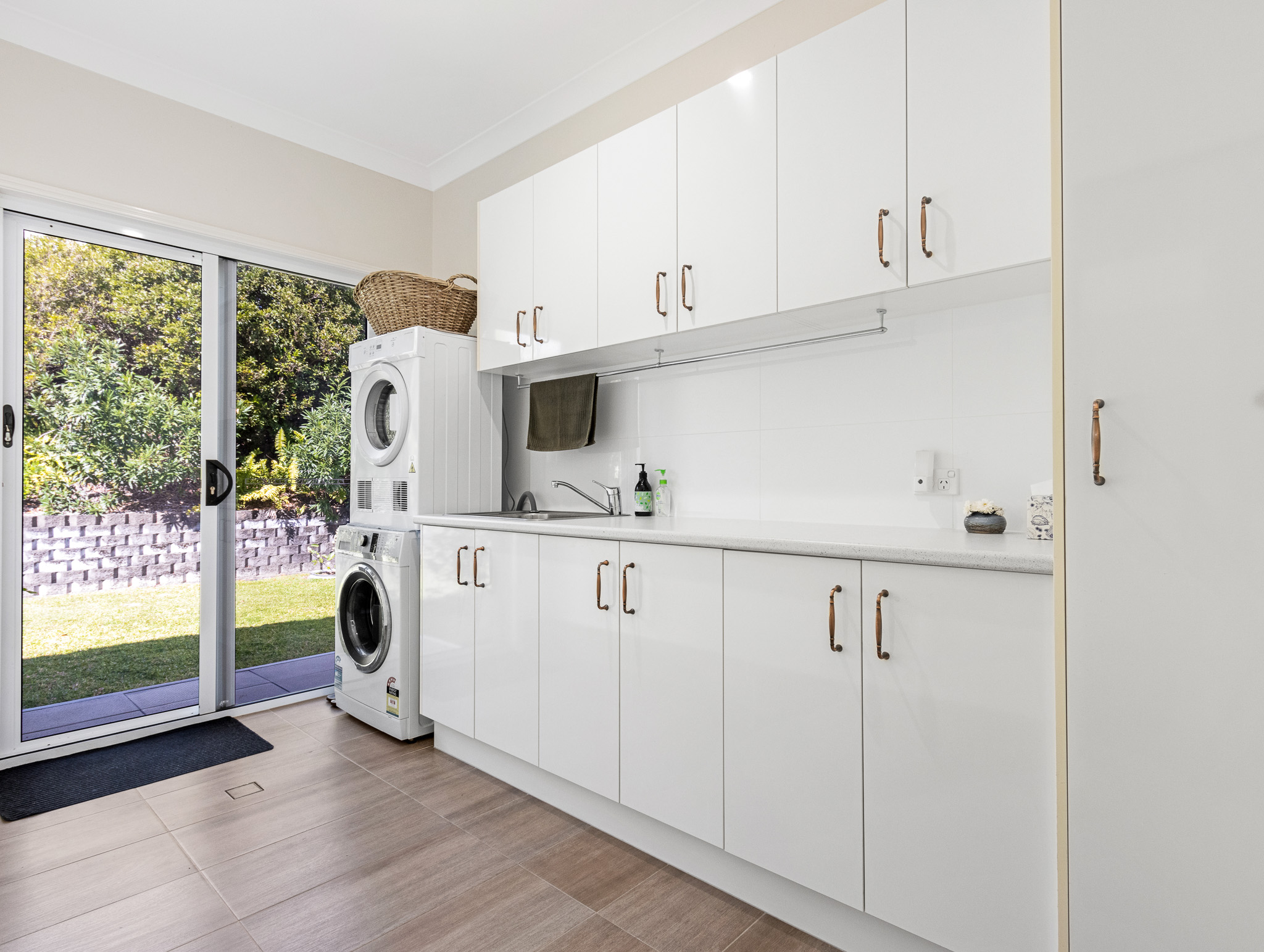 19 Freshwater Street, SCARNESS, QLD 4655 AUS