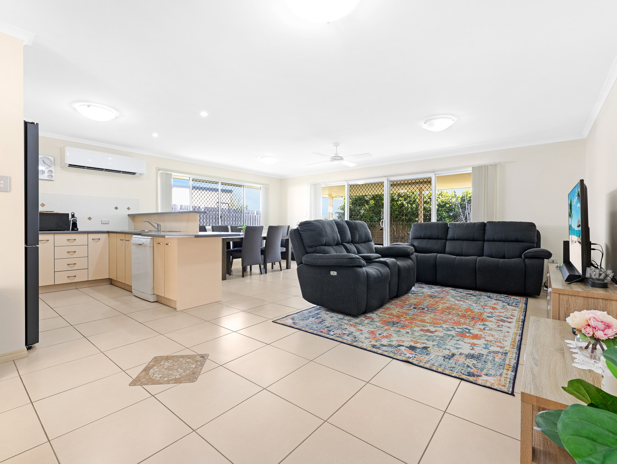 5a Kinross Court, KAWUNGAN, QLD 4655 AUS