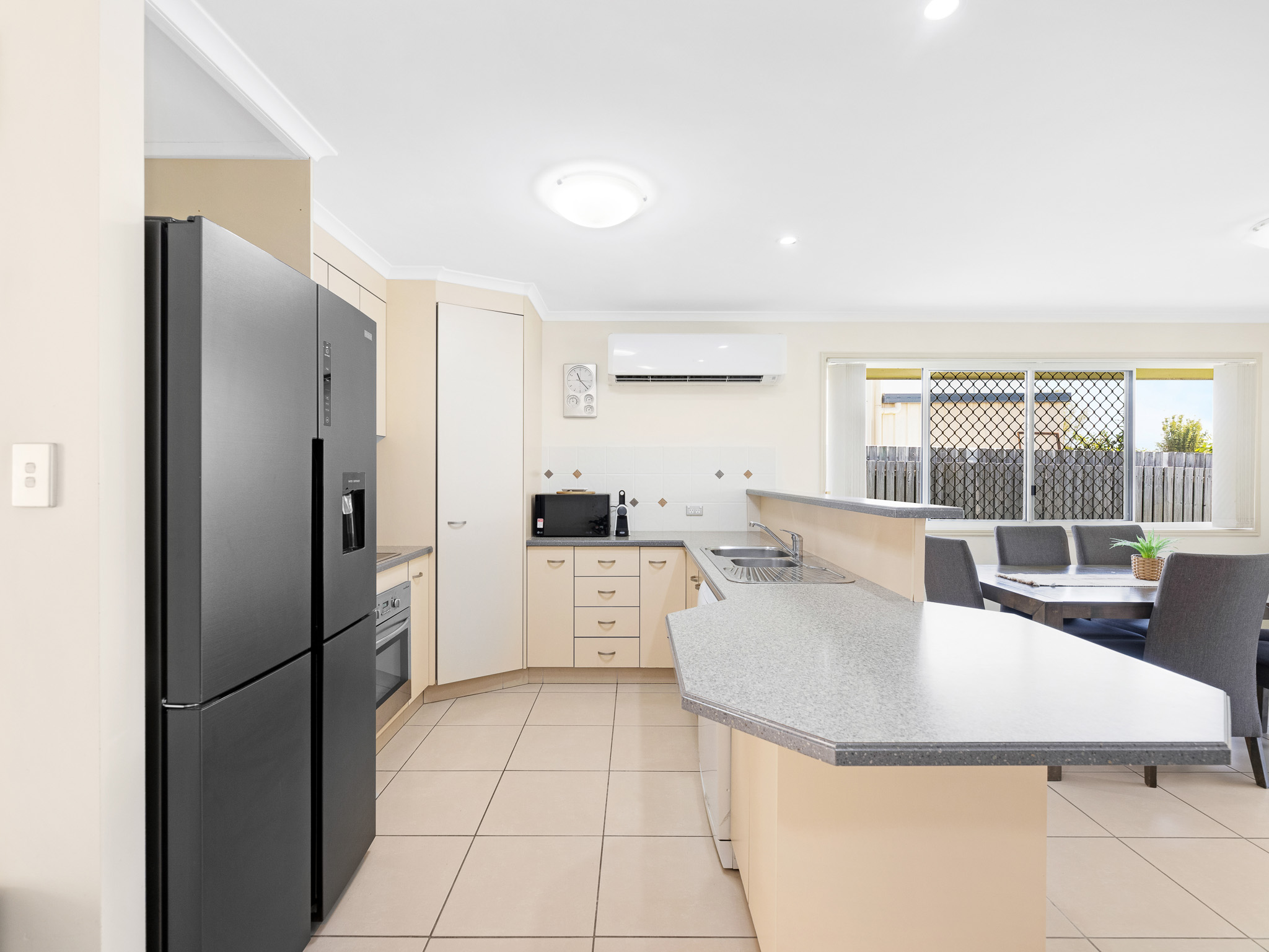 5a Kinross Court, KAWUNGAN, QLD 4655 AUS