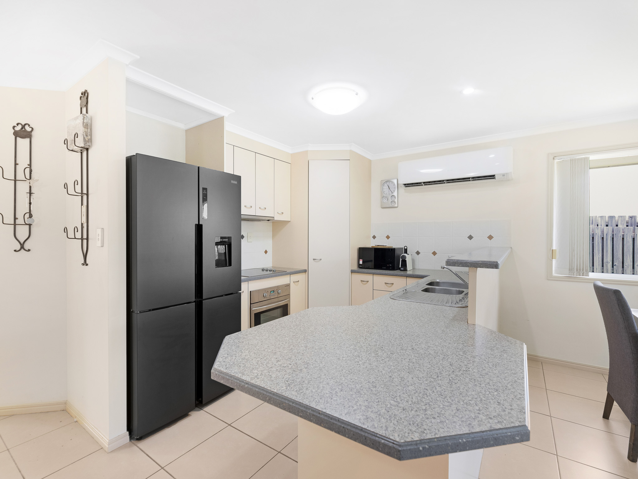 5a Kinross Court, KAWUNGAN, QLD 4655 AUS