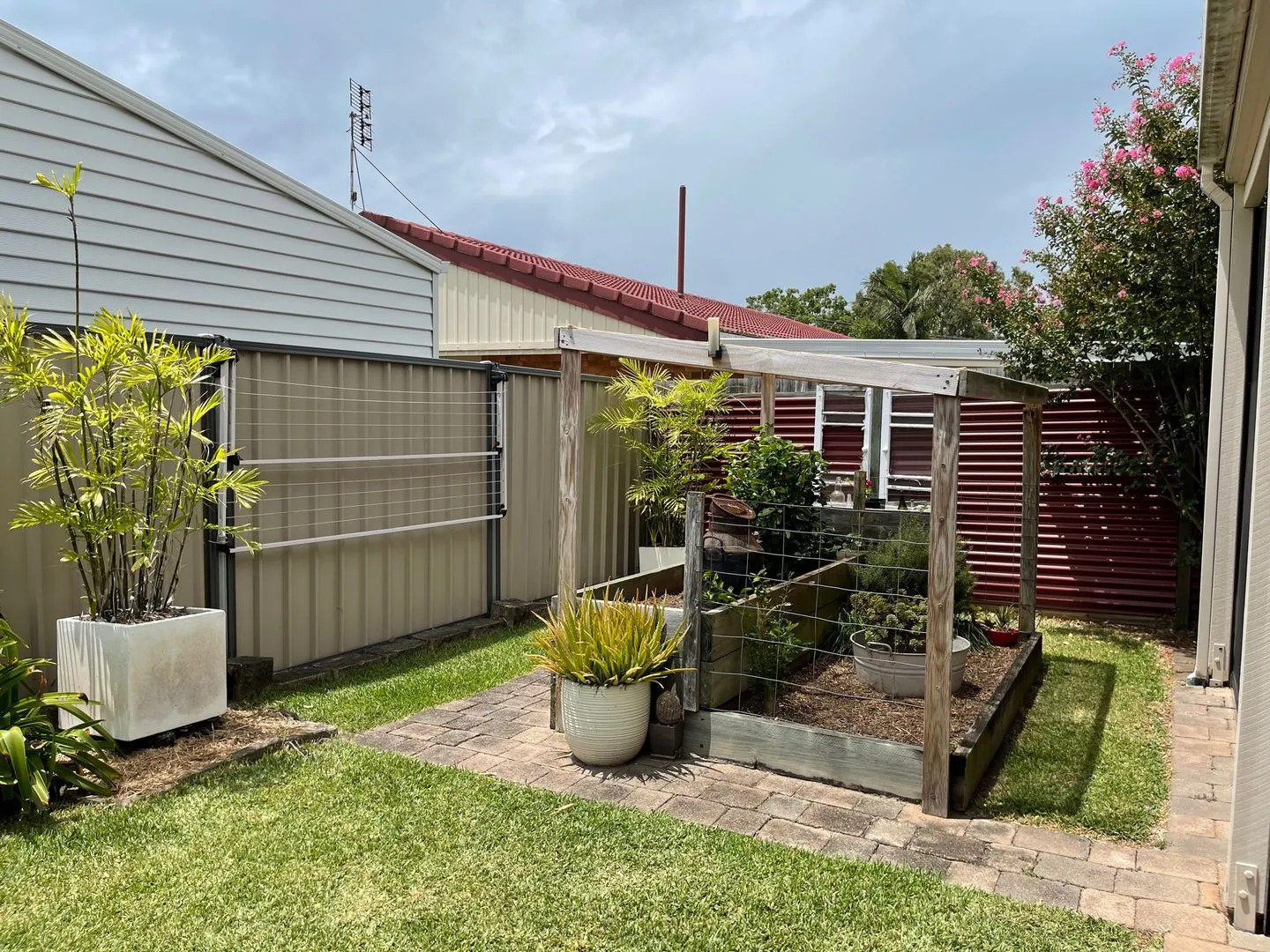 64 Helsham Street, POINT VERNON, QLD 4655 AUS