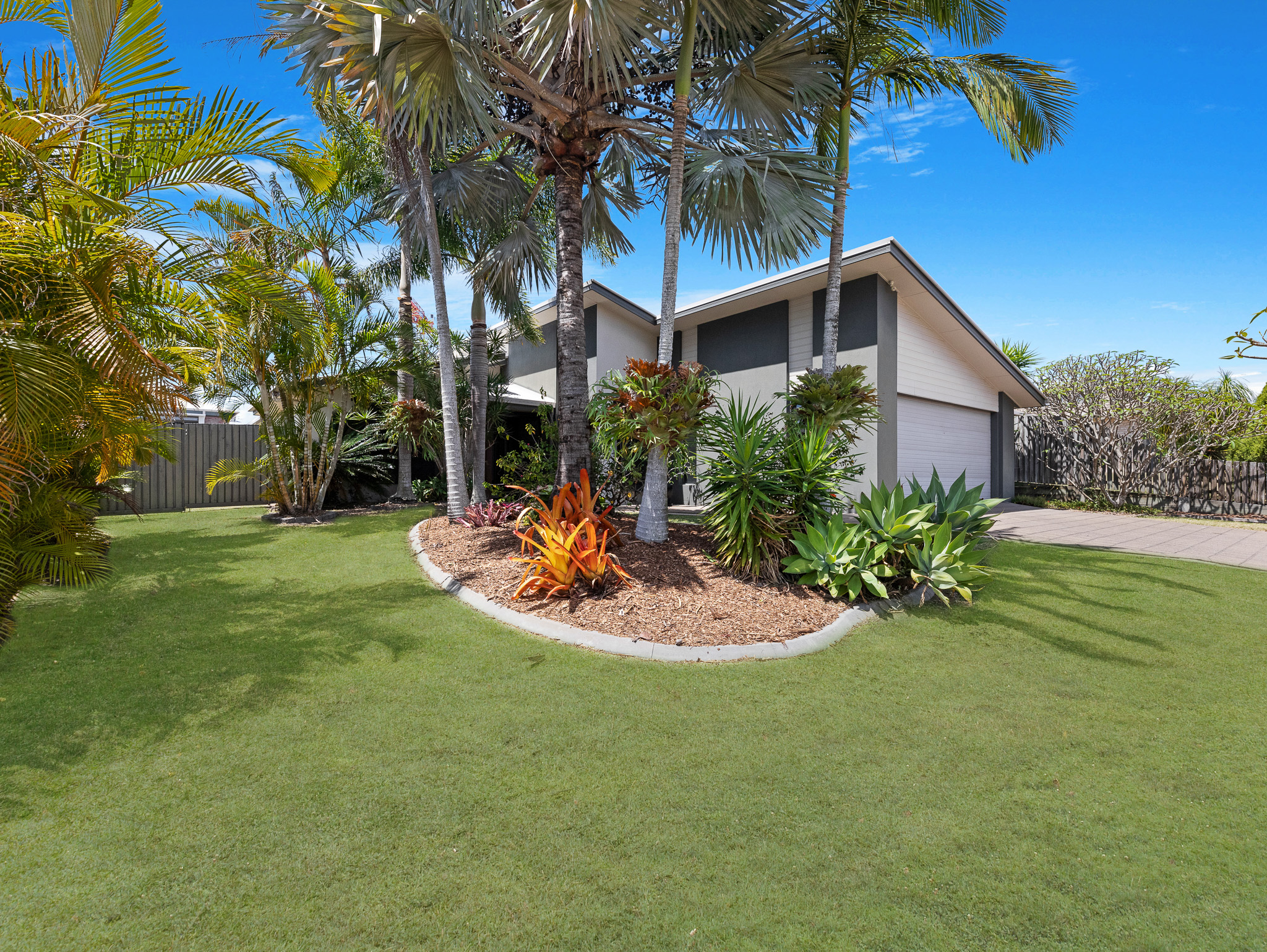 14 Picadilly Circuit, URRAWEEN, QLD 4655 AUS