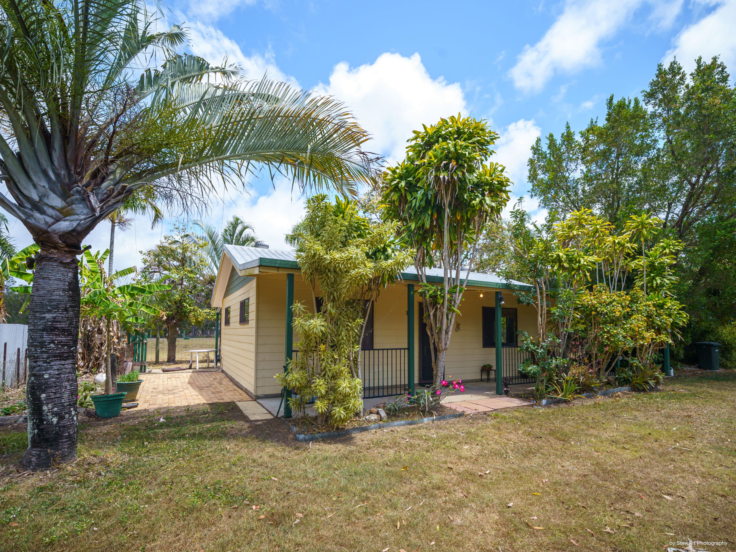 33 Shore Road West, BOORAL, QLD 4655 AUS